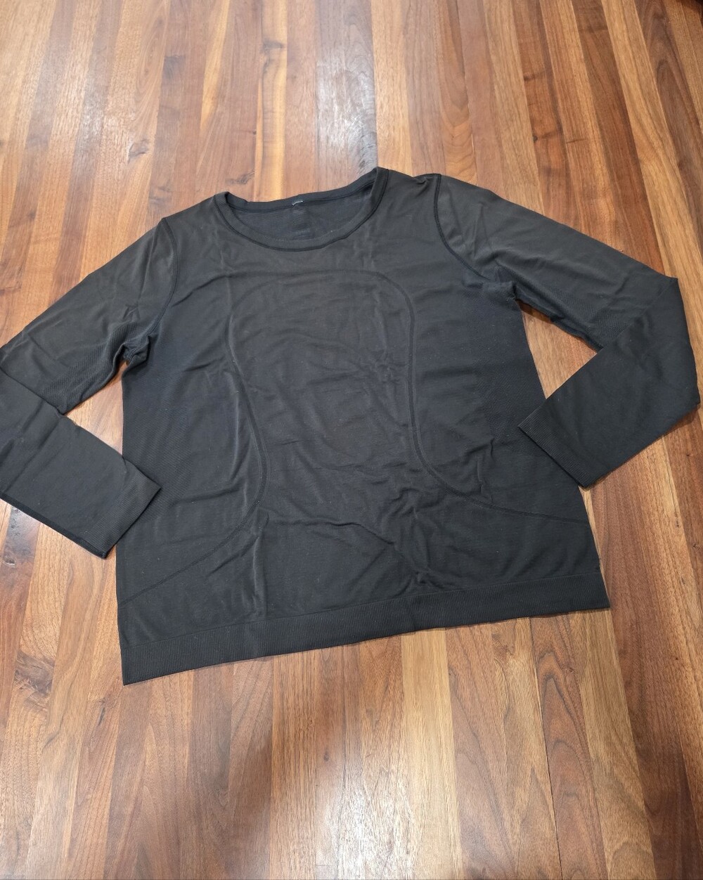 Lulemon Long Sleeve Top Open Hole Ventilation Back Size Large -12 No Tag